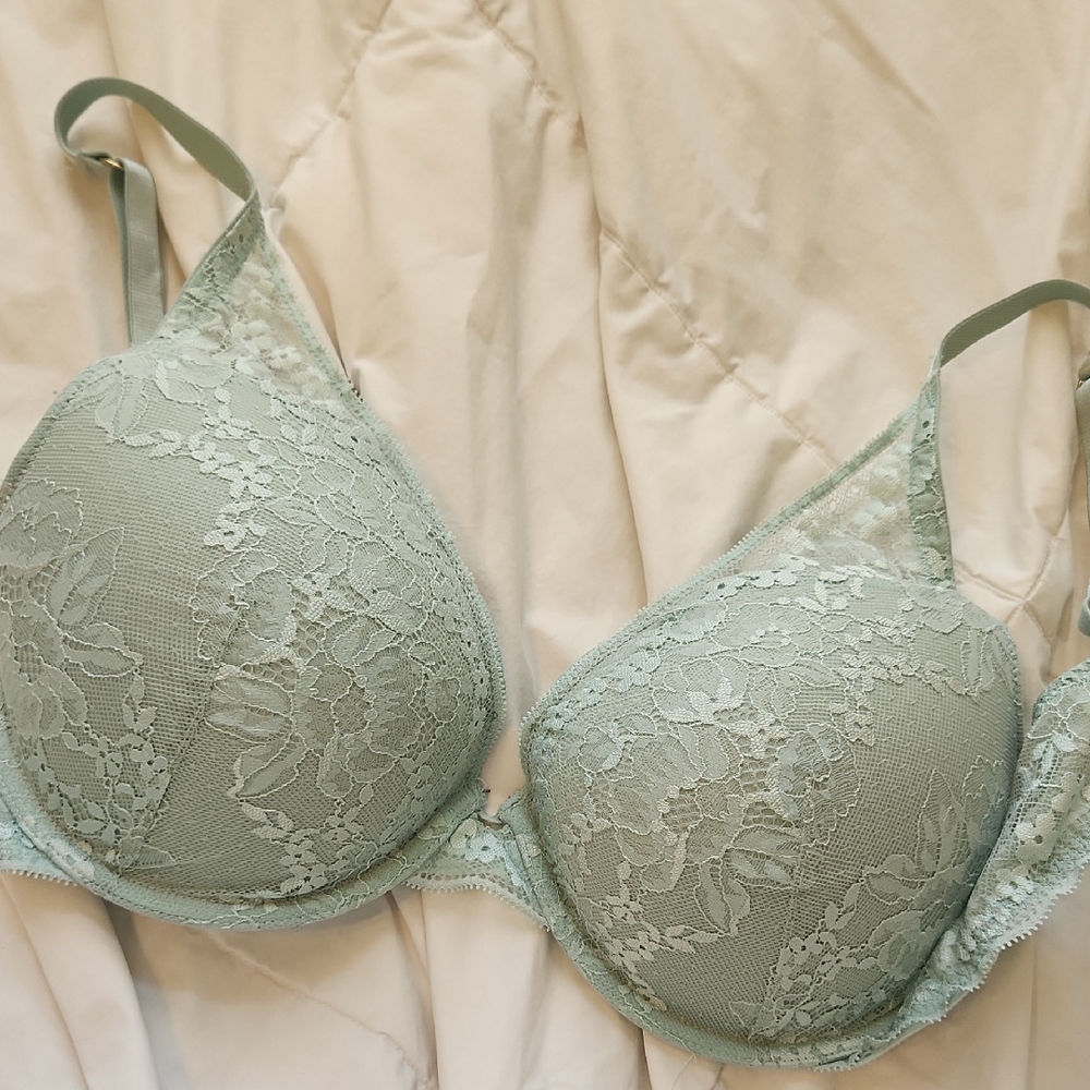 Auden Push-Up Lace Bra in Soft Green